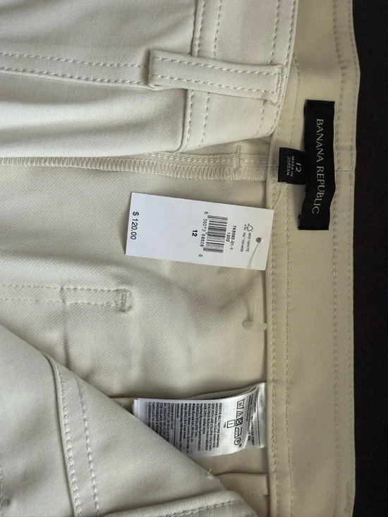 Banana Republic Cream Cropped Cargo Pants with D-Ring Belt - Picture 5 of 5